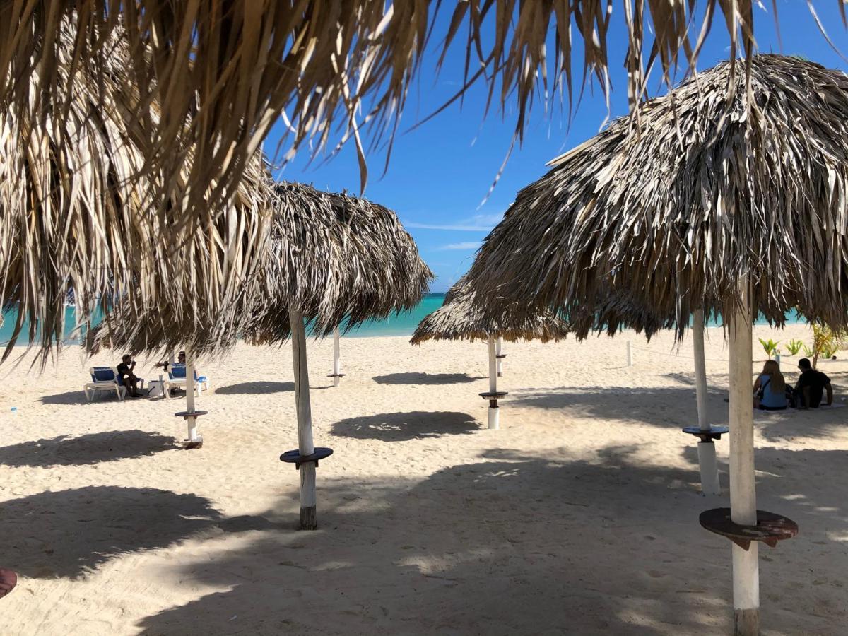 V&V Beach House Punta Cana Exterior foto